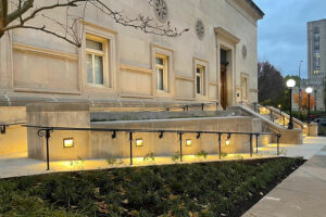 Pitt Almuni hal photo with landscape lighting